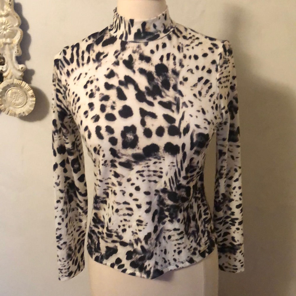 Elie Tahari White leopard print mock neck knit with long sleeves Size Small